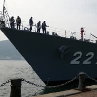 あぶくま型護衛艦のジャッキステー（作業用足場）煙突壁面