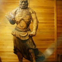神角寺の国指定重要文化財　金剛力士立像