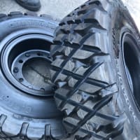 フォークリフト　トヨタ　スタッドレスタイヤ1.5tクラスに使用