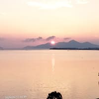 水無月12日（木）朝日が長命寺山左端から・・
