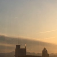 分かりづらいけれど）やっぱり外には誰かが居た