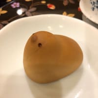 バラの花　それと町会　ひよこ菓子