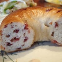 さくらベーカリーの クランベリーベーグル