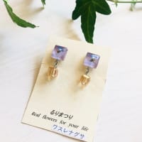 忘れな草のイヤリング
