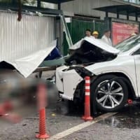 また広東省で暴走車がバス停に突入　社会報復かそれとも事故か【動画あり】