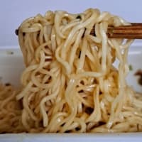 ペヤングの挑戦　　　　 豚骨味  やきそば 