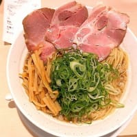 ラーメン連荘からこじゃれた名前のハム的ソーセージ2度目