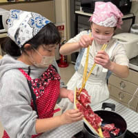 3月19日　子どもの居場所「うちらんち福田」は甘口カレーとハヤシライス、いちごのデザートを作ったよ！！