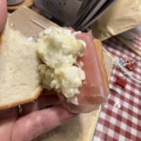お昼は鯖サンドから・・・