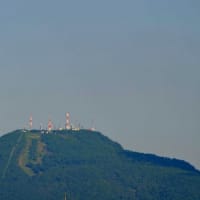 2025.06.18(水)AM07:10の藻岩山・平和祈念塔・手稲山・三角山・円山