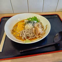 本日のランチはあめやでおろしそば(６００円）を。