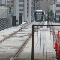 ＪＲ広島駅に乗り入れる広島電鉄の路面電車・・・試運転が始まりました　ご安全に！