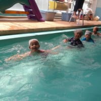 おれんじ　５歳児　戸外遊び（自然物集め）・プール