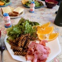 オリーブ（女房殿）がこしらえてくれる朝メシ　皐月