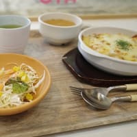 国際大学の食堂へ