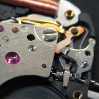 イヴサンローランクオーツ時計とセイコー自動巻きダイバーウォッチ、セイコードルチェを修理です