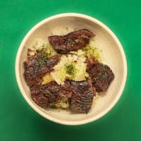 2025.07.04の夕食　マグロ血合のステーキ丼