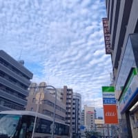 本日大阪浪速区大国町上空地震雲。6月５日は何も起こらなかったが７月５日には、、私は神様から聞いているが教えない。