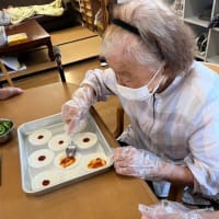 餃子の皮でピザ作り(^^♪