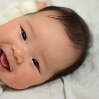 生後2ヶ月 笑う赤ちゃん