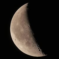 明け方の月（2025年6月20日早朝）