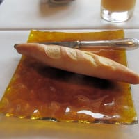 初夏を迎えた森の中の小さなレストラン ラーモニー