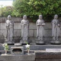 金剛力士像が迎えてくれる！護国寺！不老門を潜ると大仏も六地蔵もいるよ！