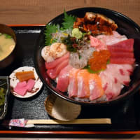 新鮮魚介がてんこ盛り！「ちょい呑み食堂」（奈良市椿井町）のスペシャル海鮮丼