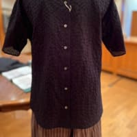 Mannaカットワークレースのブラウス