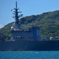 関門海峡を航行する掃海母艦ぶんご　２０２４年７月３１日　航行姿