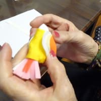 小鳥の置物作り。