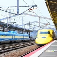 せとうちブルー号 と ドクターイエロー の すれ違い 姫路駅 ’25.4.12