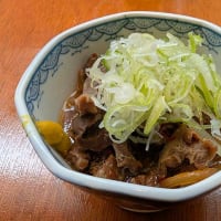 金子屋（外神田）の「まぐろのトロ盛り」「ジローもやし」「豚すじ煮」等
