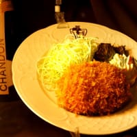 階段紀行・日本　東京編㊳　神保町の老舗レストラン「ランチョン」の　渋い木製螺旋階段