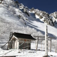 冬の宝剣岳と千畳敷カール（中央アルプス）