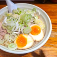 こってりらーめんせきやけ＠新小岩　あの「なりたけ」の味を受け継ぐ背脂チャッチャ系！「薬味増し」がすごい！