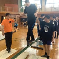 高等部体育「器械運動」