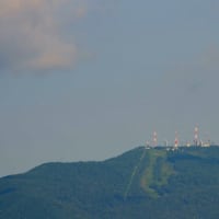 2025.07.01(火)AM07:11の藻岩山・平和祈念塔・手稲山・三角山・円山