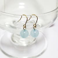 商品紹介✩.*˚カルセドニーひと粒ピアス