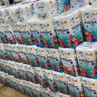 ティッシュ、トイレットペーパー沢山あります