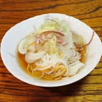 長野駅近くの居酒屋「いろは」で、3人で宴会。ネマガリダケのお味噌汁が出てきて長野県（信州）らしさを感じました。