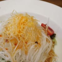 安曇野市のカフェ「珈琲哲学」で、ピアノの生演奏を聴きながら「あさりとベーコンのパスタ」ランチ。