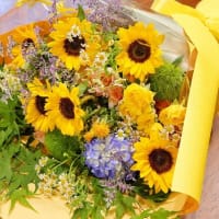 お祝いの花束を届けてくれたんです～