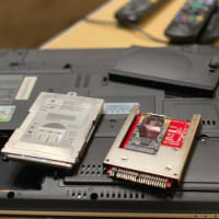 東芝 dynabook Satellite T12改造計画！！「HDD交換！（SSD化）VHS取り込みマシンへの道 ①」