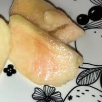 山梨から極早生の桃、ちよひめを食べました。