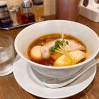 醤油ラーメン「麺屋鈴春」/「Jaime」の名物ティラミス