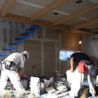 階段設置→塗装工事＆木製建具吊込