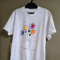 ユニクロのチャリティーTシャツ
