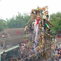 ヒジュラの祭り――『アラヴァン・タライ（アラヴァンの頭）』