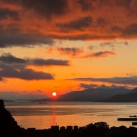 夕陽と船　不知火海の夕景
